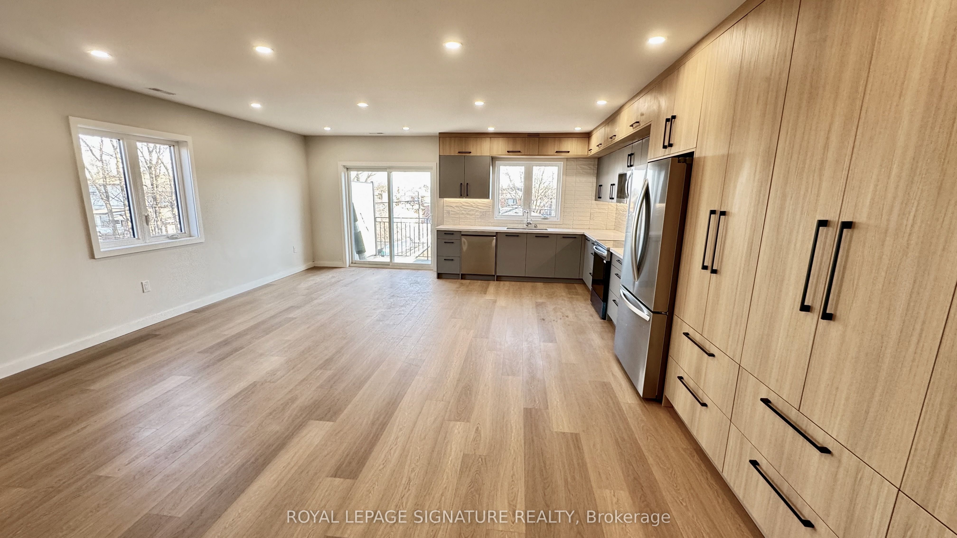 981 Glencairn Avenue 2, Toronto, ON M6B 2A8 photo 2