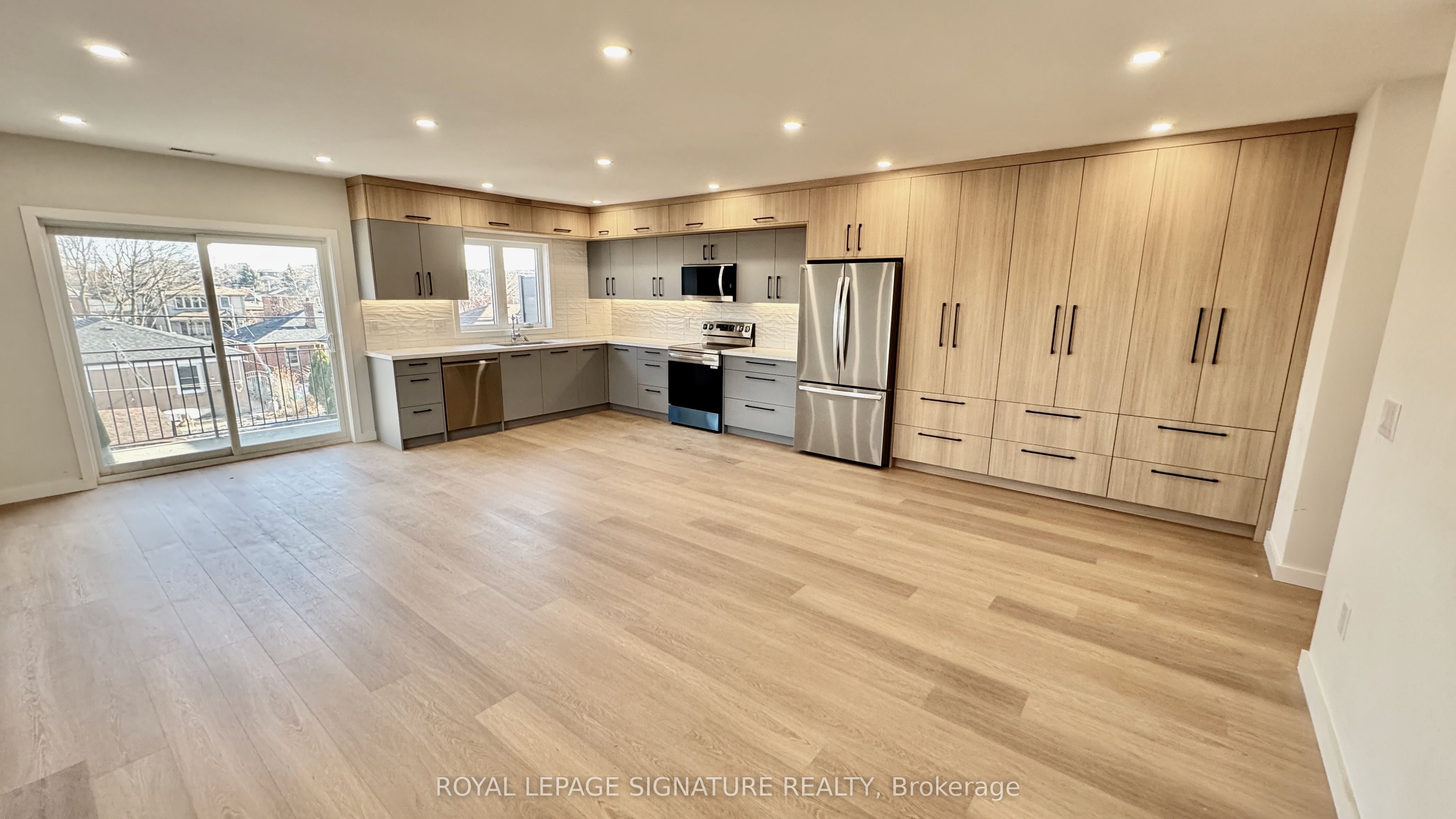 981 Glencairn Avenue 2, Toronto, ON M6B 2A8 photo 3