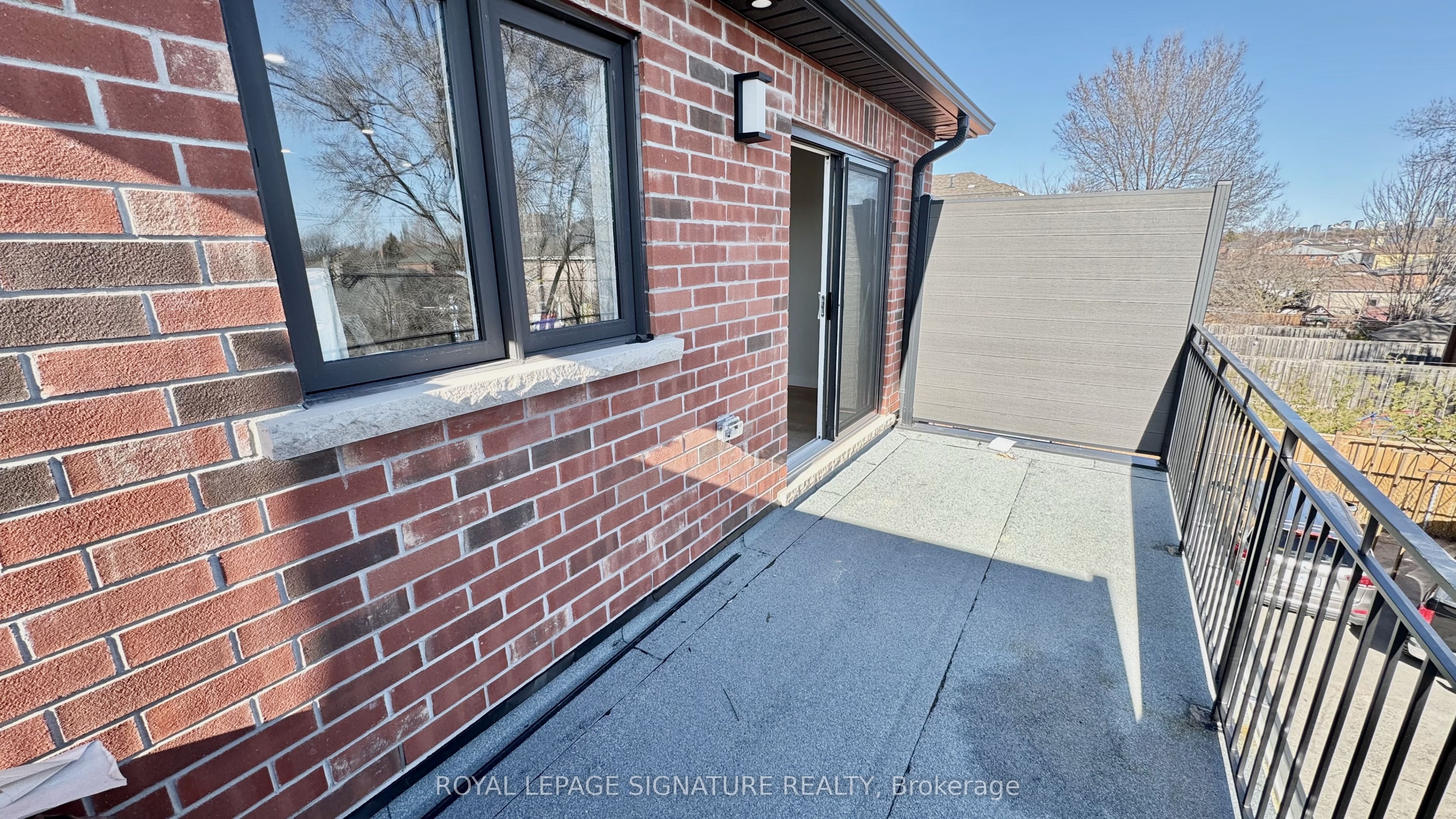 981 Glencairn Avenue 2, Toronto, ON M6B 2A8 photo 5