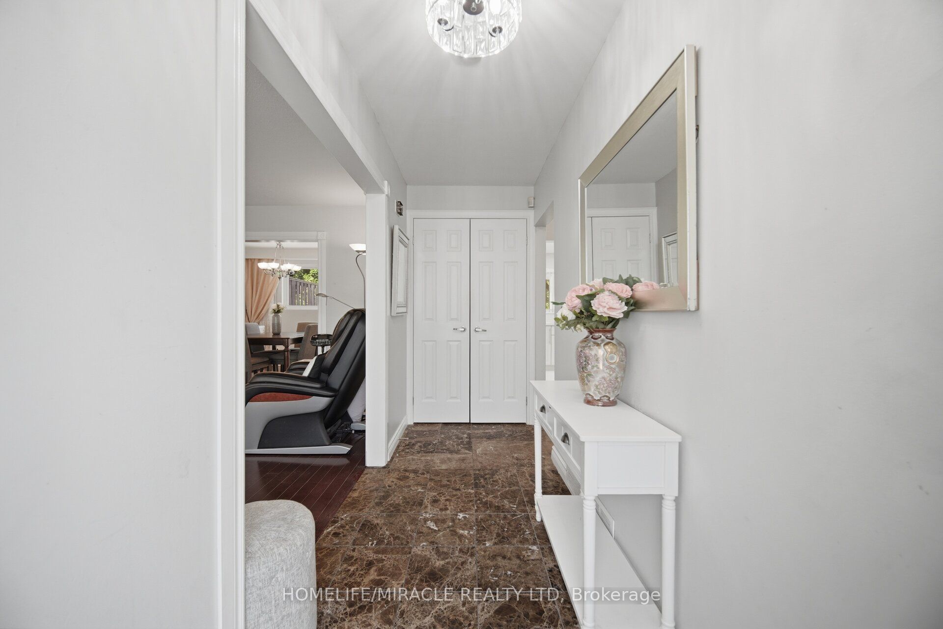 25 Furness Crescent, Toronto, ON M9V 3T9 photo 5