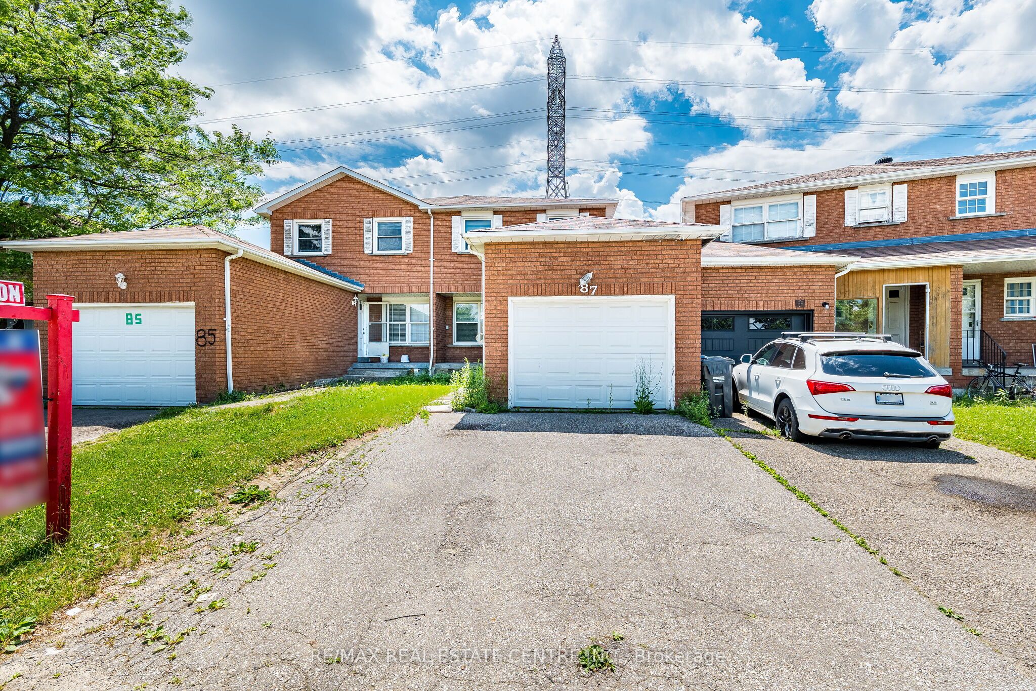 87 Tulip Drive, Brampton, ON L6Y 3W9 photo 2