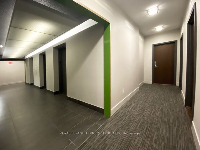 360 Square One Drive 1602, Mississauga, ON L5B 0G7 photo 3