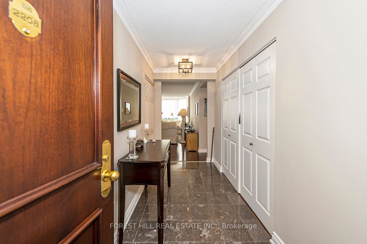 1300 Islington Avenue 2208, Toronto, ON M9A 5C4 photo 3