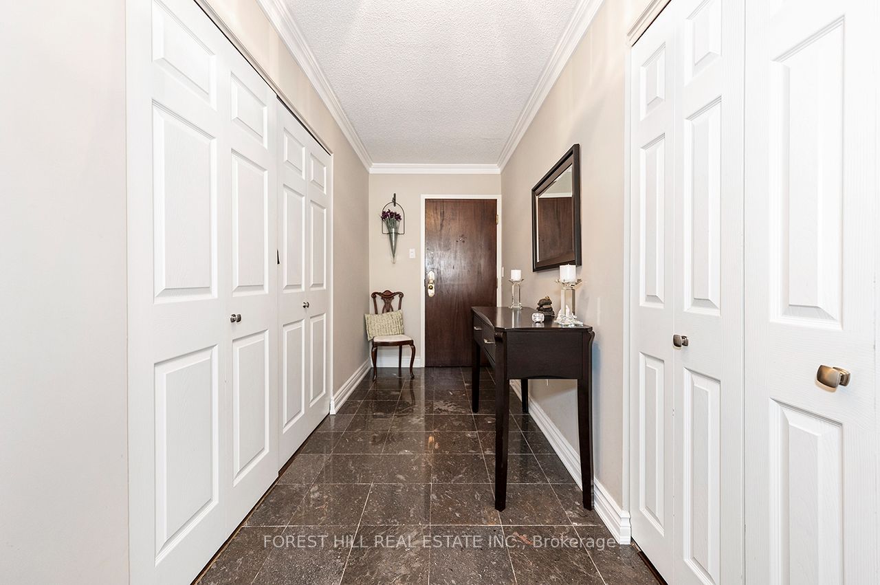 1300 Islington Avenue 2208, Toronto, ON M9A 5C4 photo 4