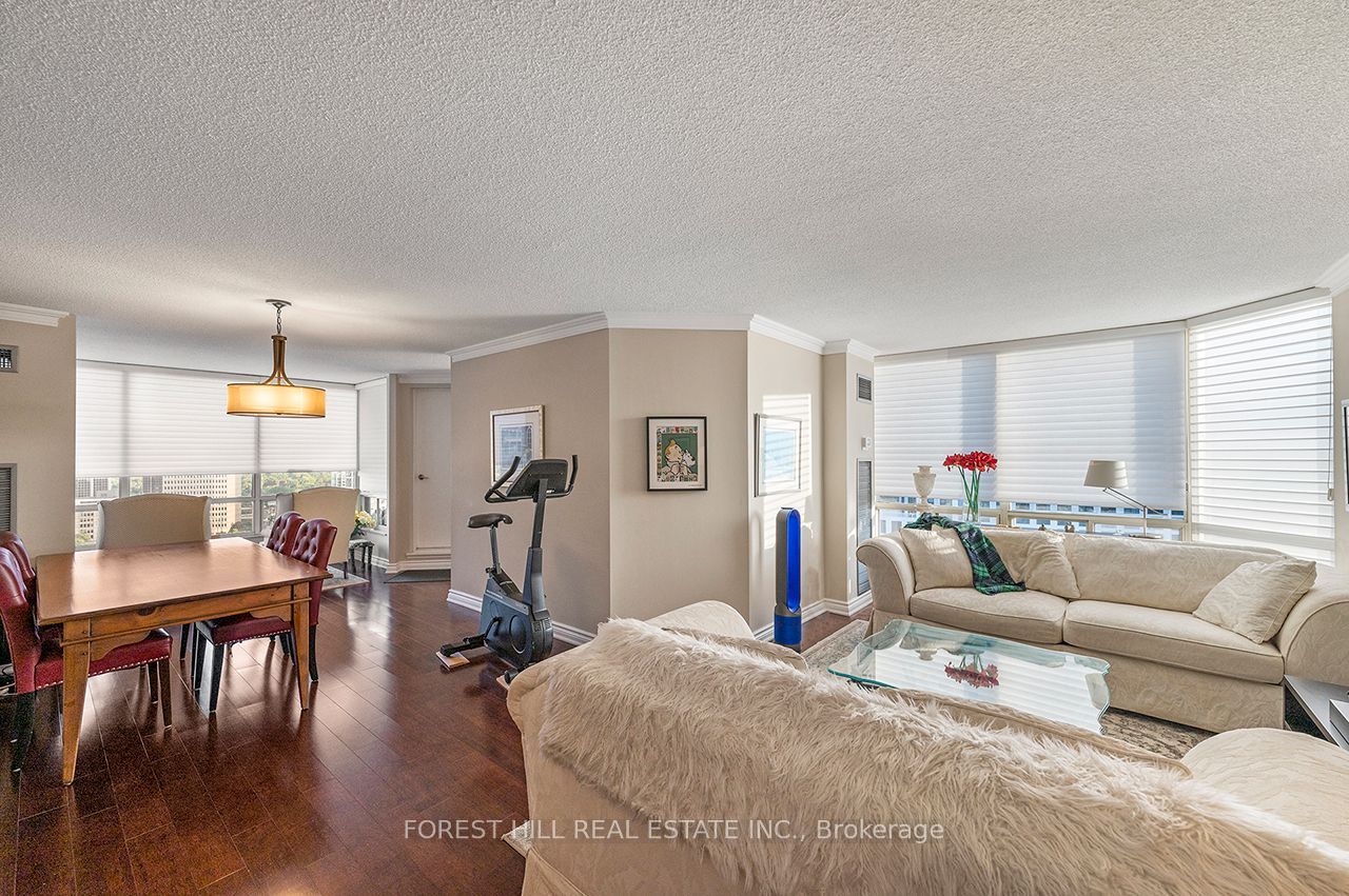1300 Islington Avenue 2208, Toronto, ON M9A 5C4 photo 5