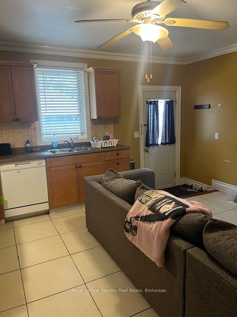 627 Caledonia Road, Toronto, ON M6E 4V7 photo 4