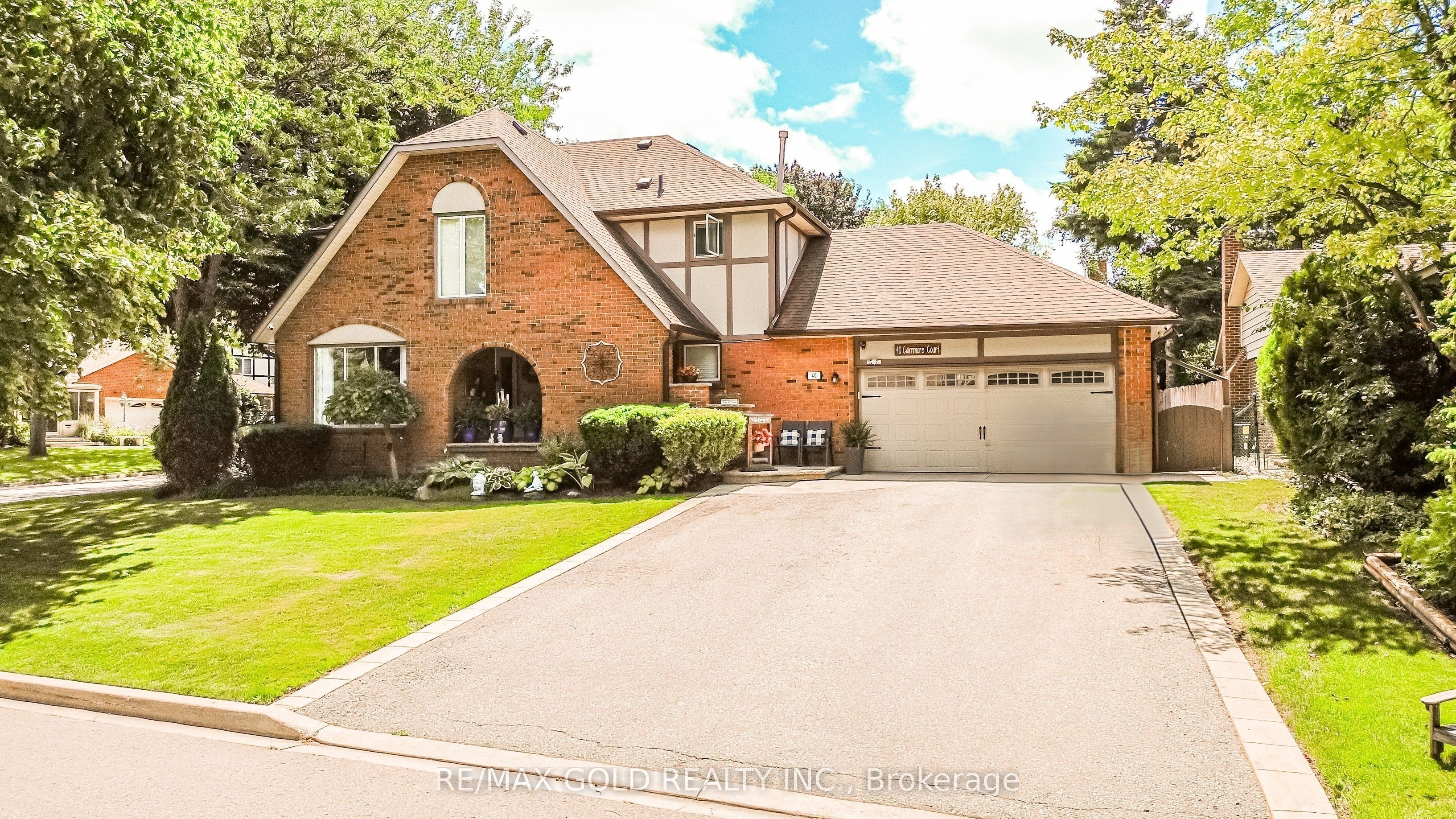 40 Cairnmore Court, Brampton, ON L6Z 1T6