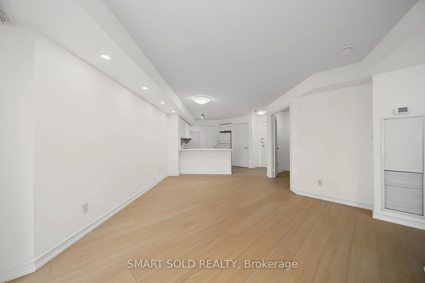 3880 Duke Of York Boulevard 801, Mississauga, ON L5B 4M7 photo 2