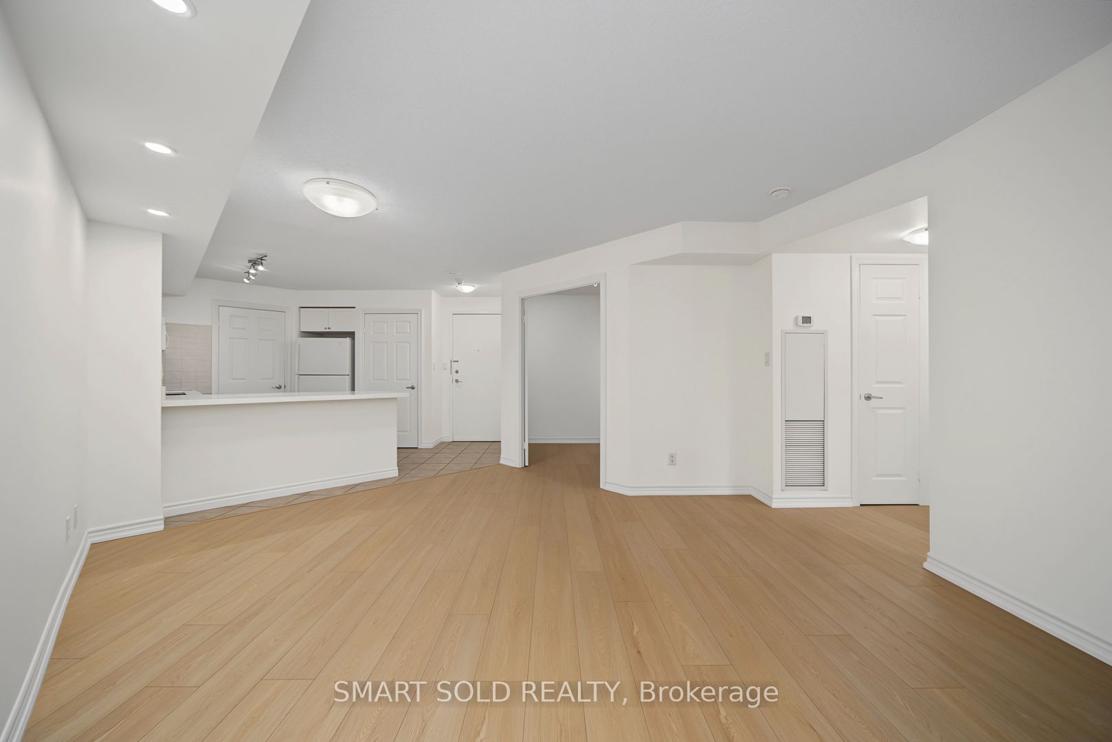 3880 Duke Of York Boulevard 801, Mississauga, ON L5B 4M7 photo 3