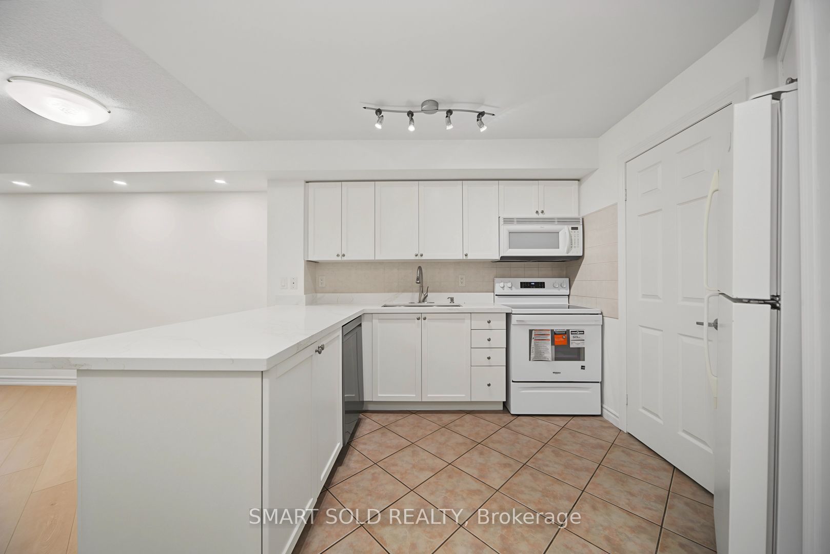 3880 Duke Of York Boulevard 801, Mississauga, ON L5B 4M7 photo 5