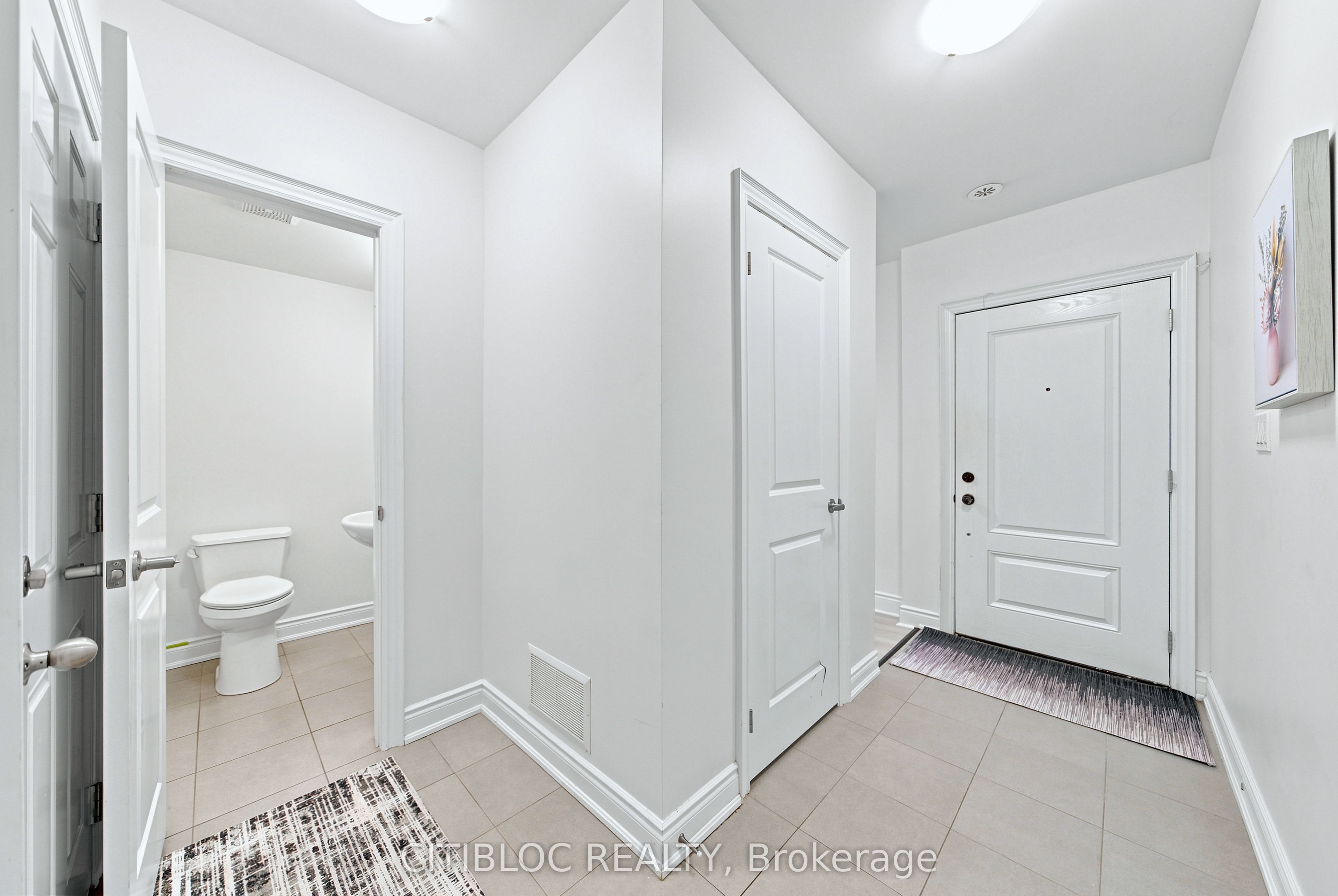 250 Royalton Common 77, Oakville, ON L6H 0N2 photo 3