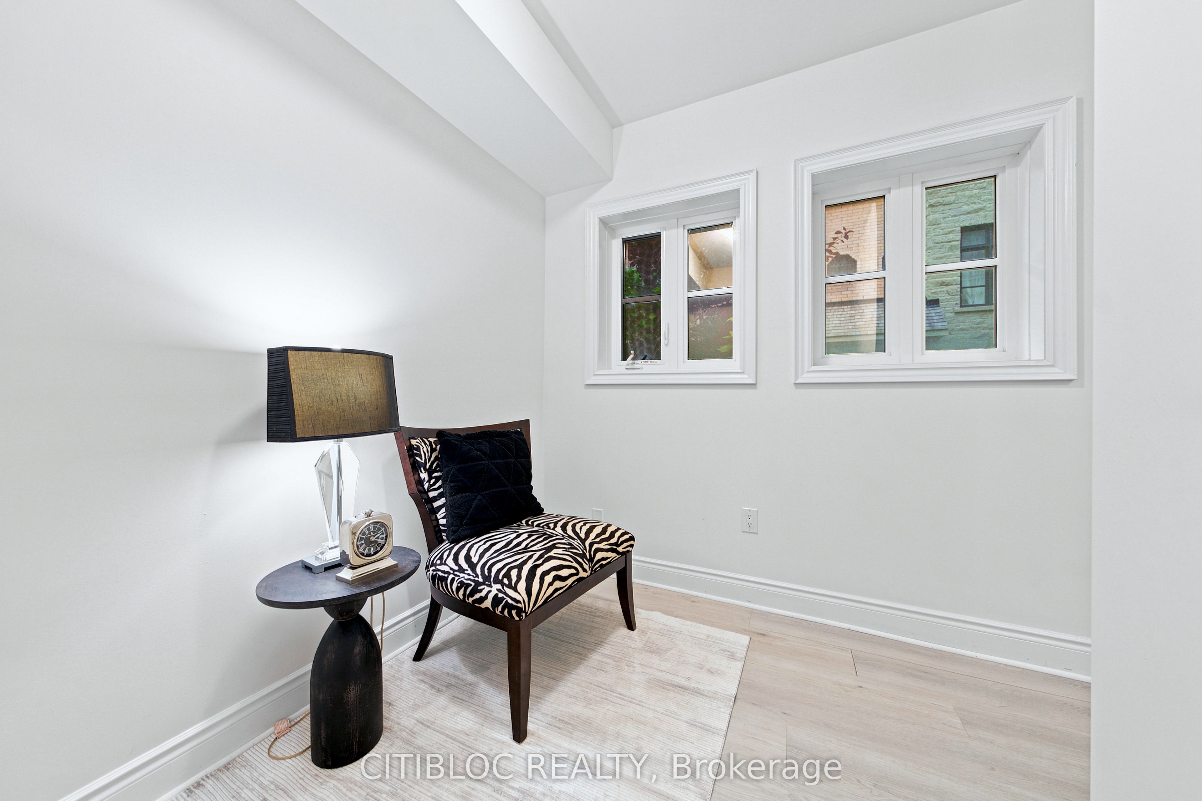 250 Royalton Common 77, Oakville, ON L6H 0N2 photo 4