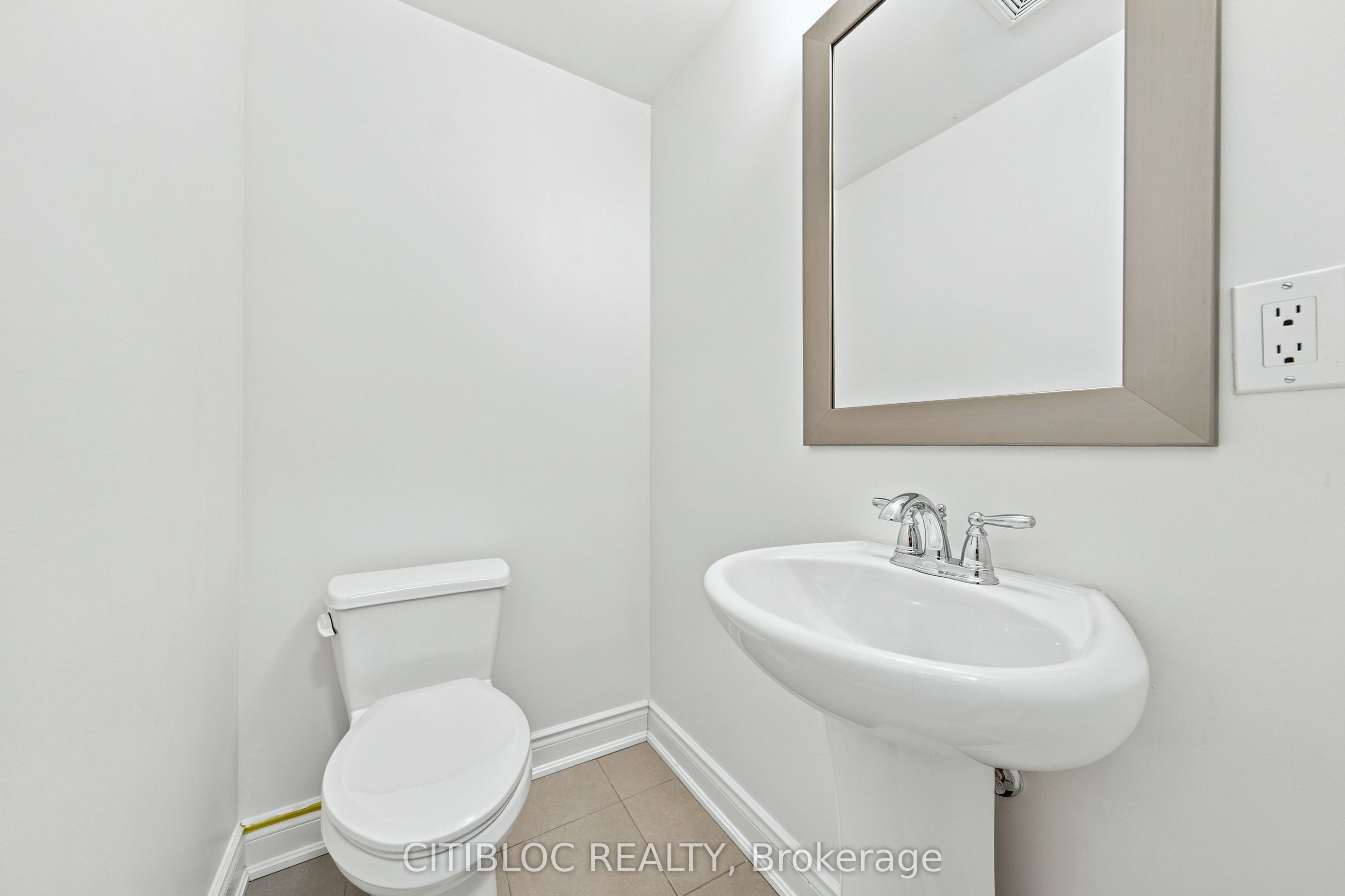 250 Royalton Common 77, Oakville, ON L6H 0N2 photo 5