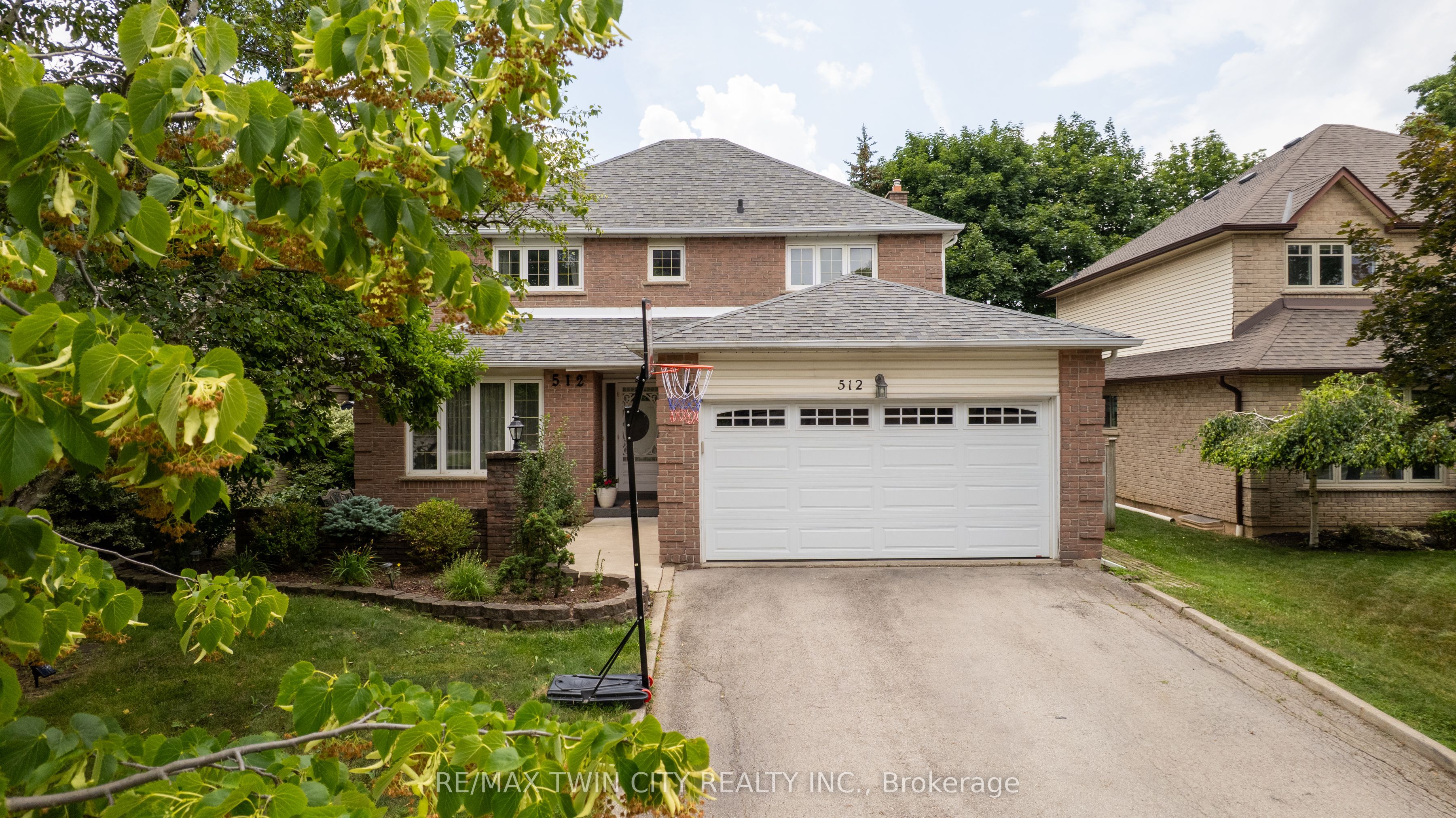 512 Hawthorne Crescent, Milton, ON N9T 4N8