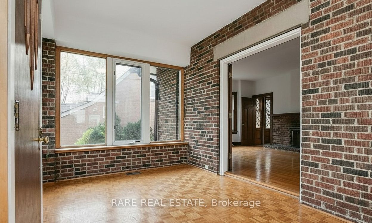 224 ELLIS Avenue, Toronto, ON M6S 2X2 photo 2