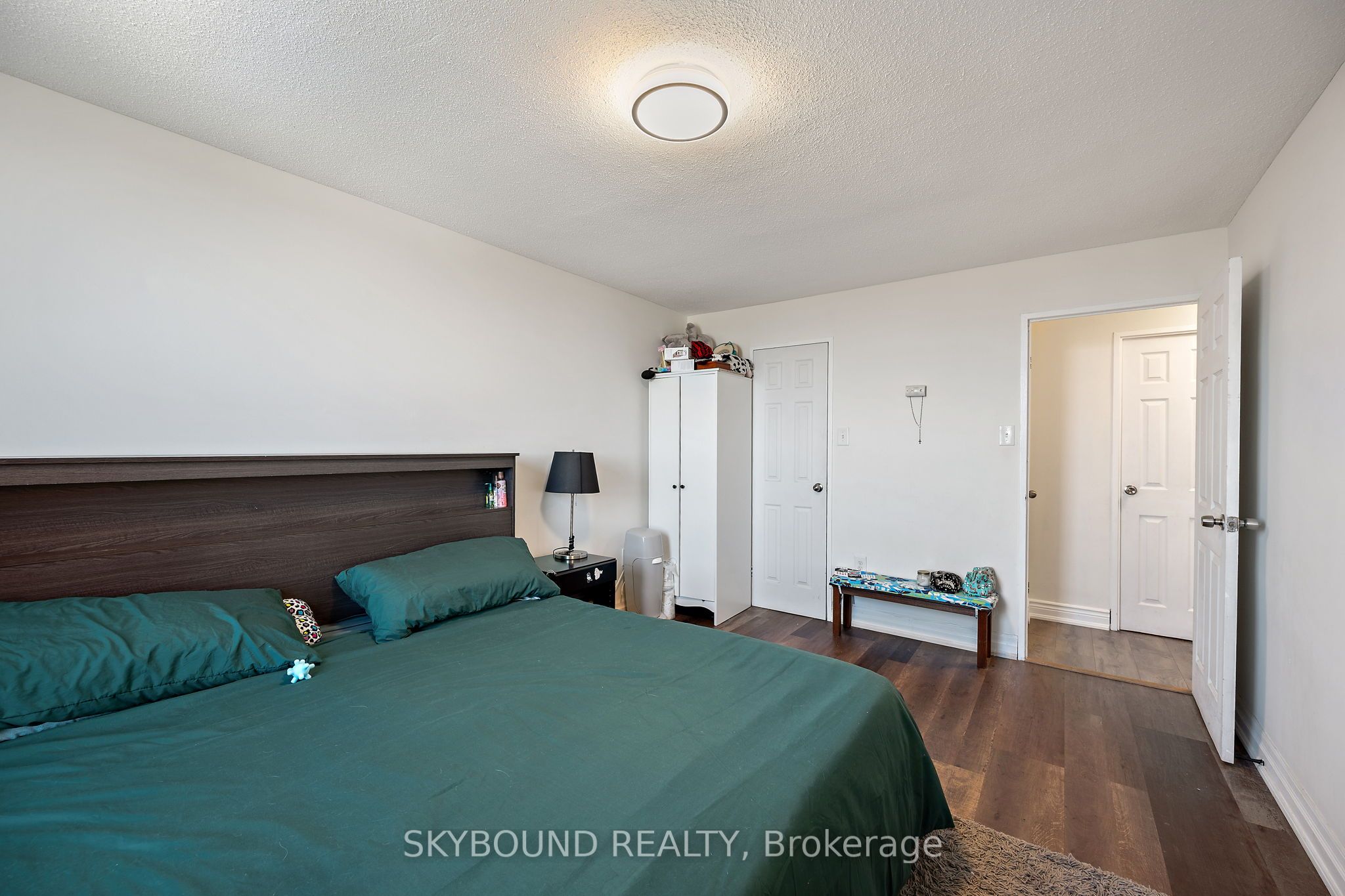 15 La Rose Avenue 1510, Toronto, ON M9P 1A7 photo 4