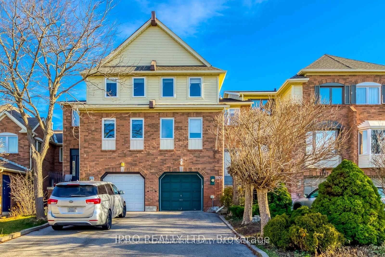 1109 Lindsay Drive, Oakville, ON L6M 3B4