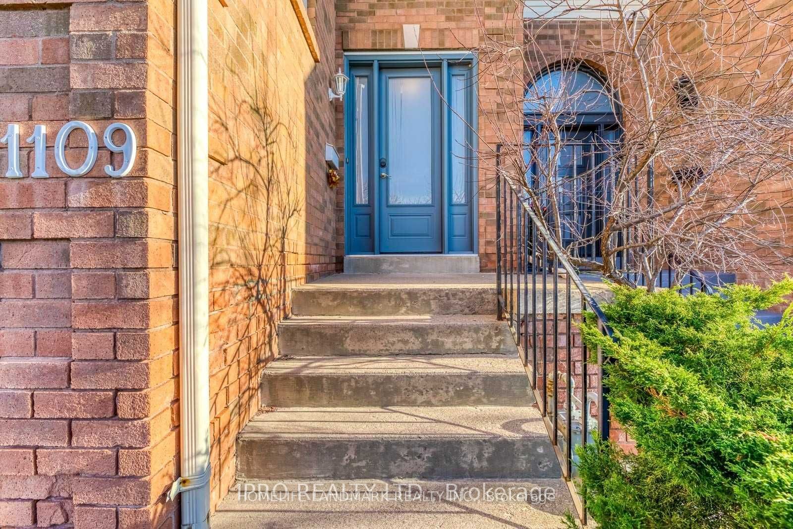 1109 Lindsay Drive, Oakville, ON L6M 3B4 photo 2