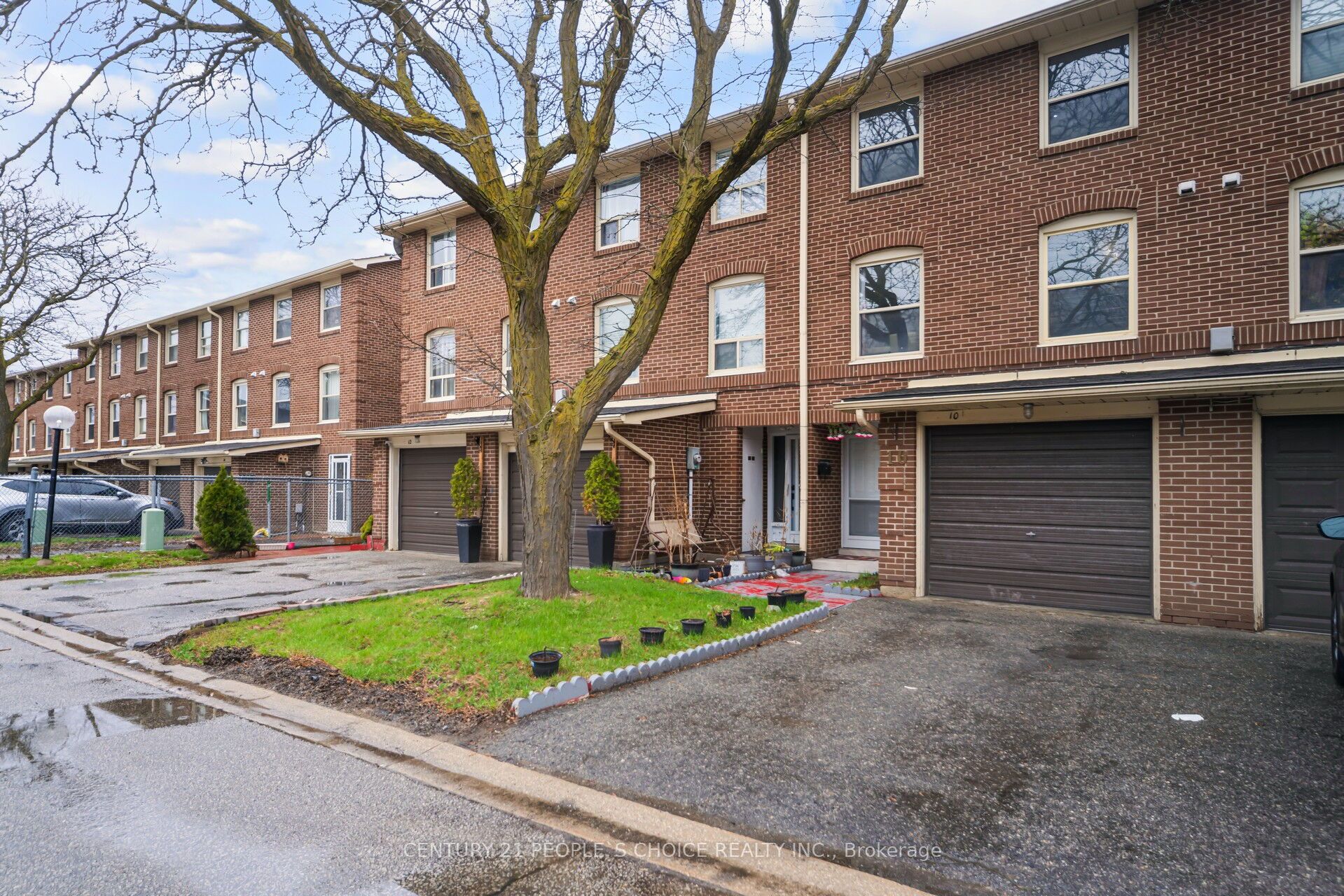 10 Eden Park Drive, Brampton, ON L6T 3A5 photo 2