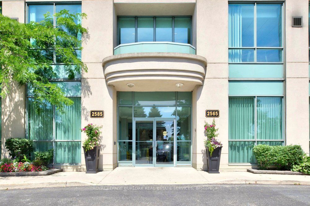 2565 Erin Centre Boulevard 402, Mississauga, ON L5M 6Z8 photo 3