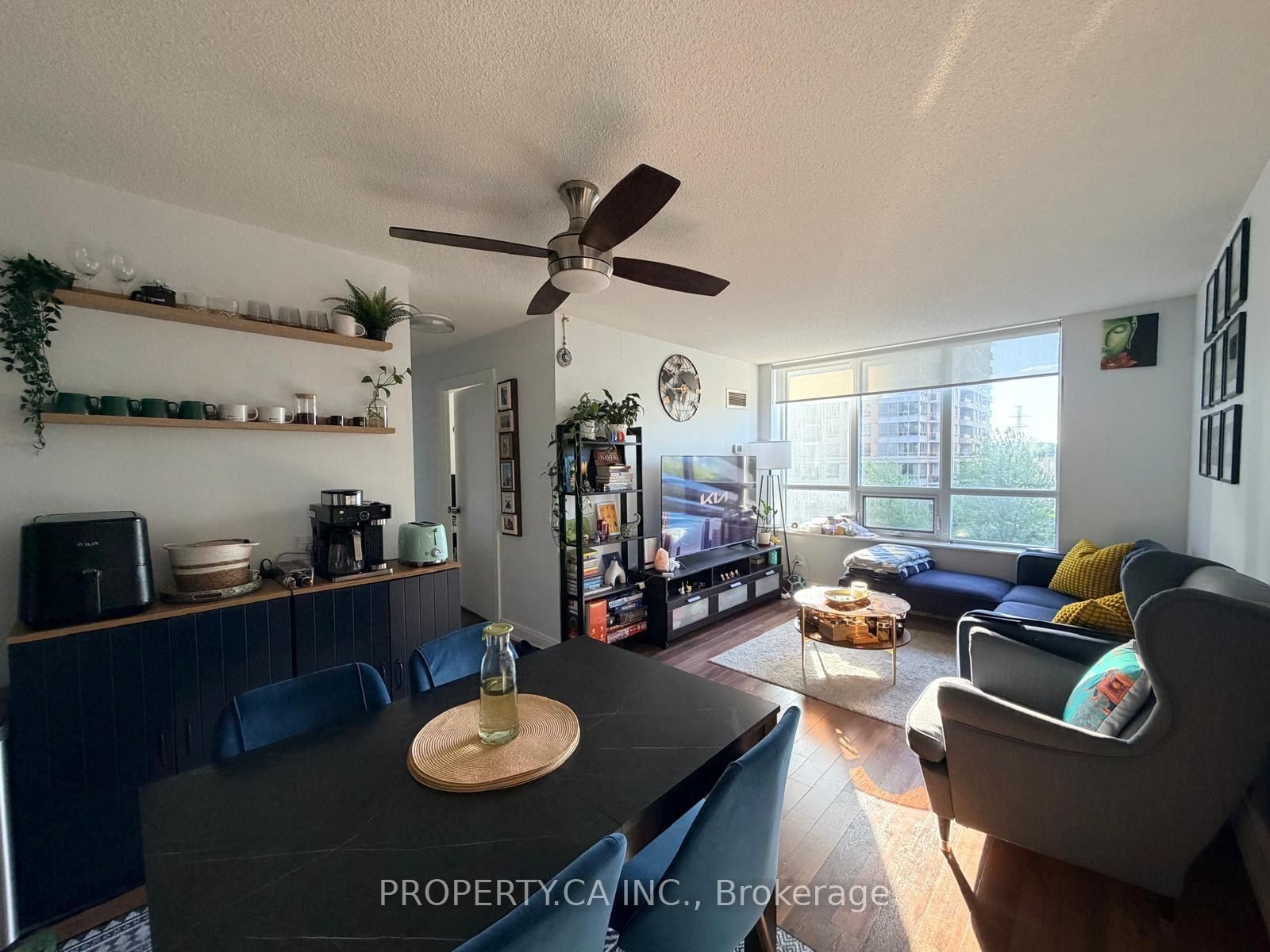 25 Viking Lane 556, Toronto, ON M9B 0A1 photo 2