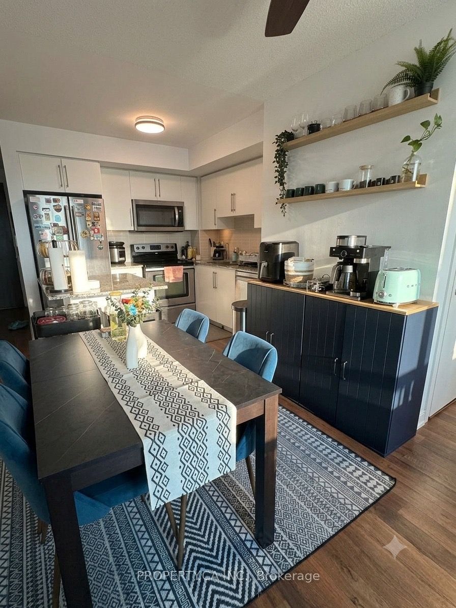 25 Viking Lane 556, Toronto, ON M9B 0A1 photo 3