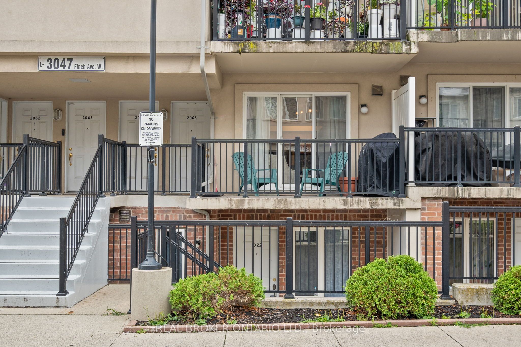 3047 Finch Avenue W 2066, Toronto, ON M9M 0A5 photo 2