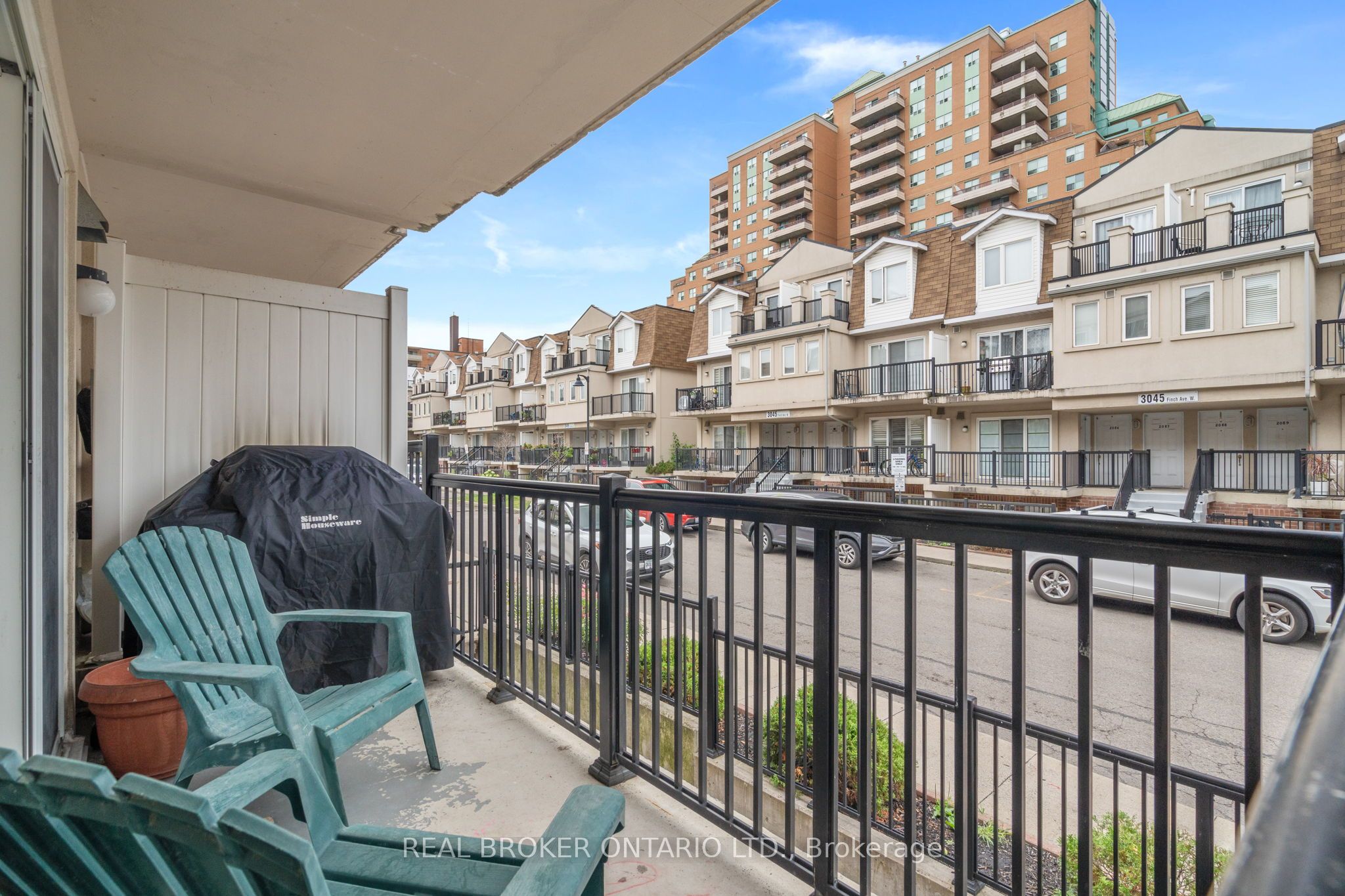 3047 Finch Avenue W 2066, Toronto, ON M9M 0A5 photo 4