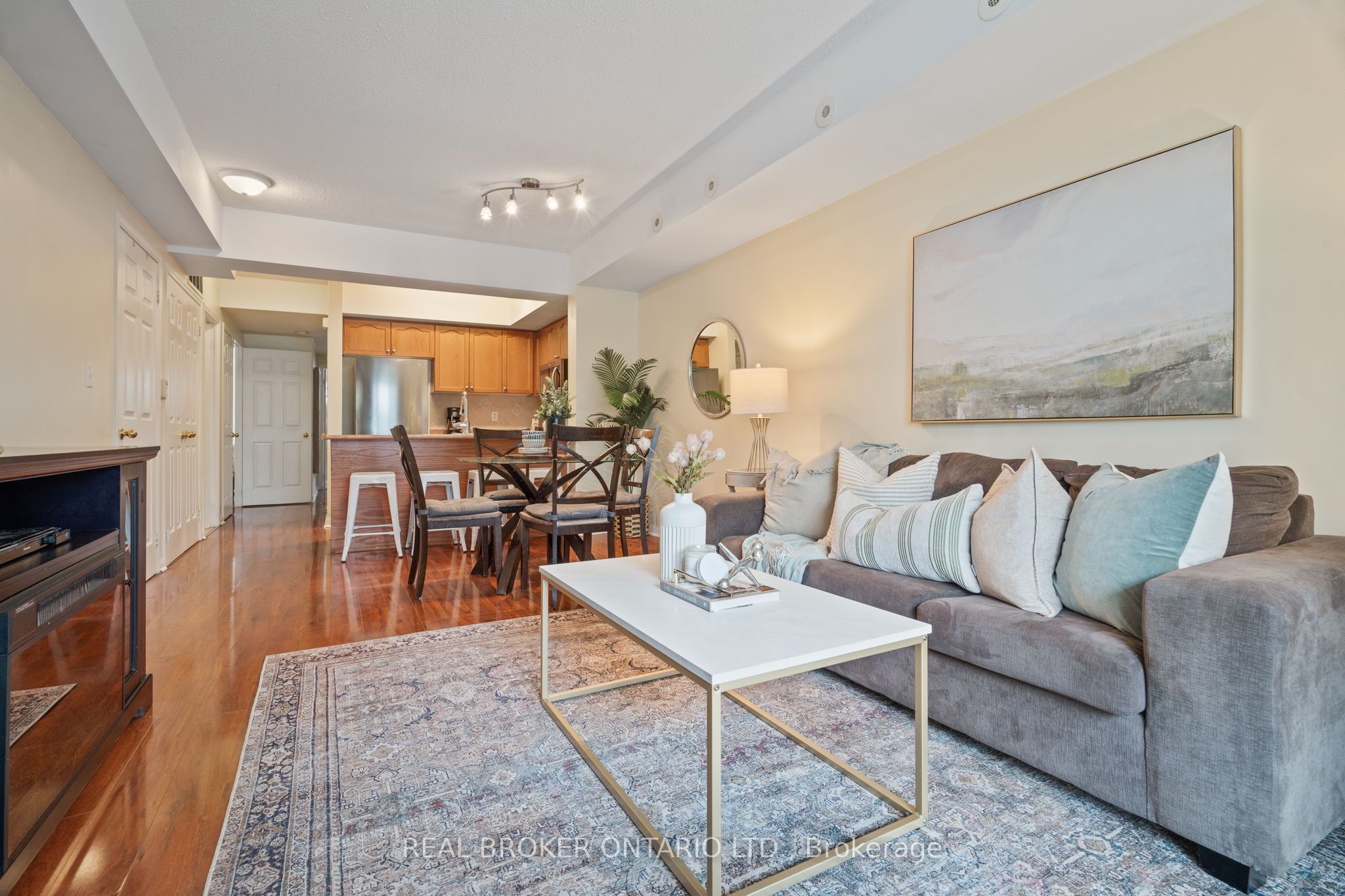 3047 Finch Avenue W 2066, Toronto, ON M9M 0A5 photo 5