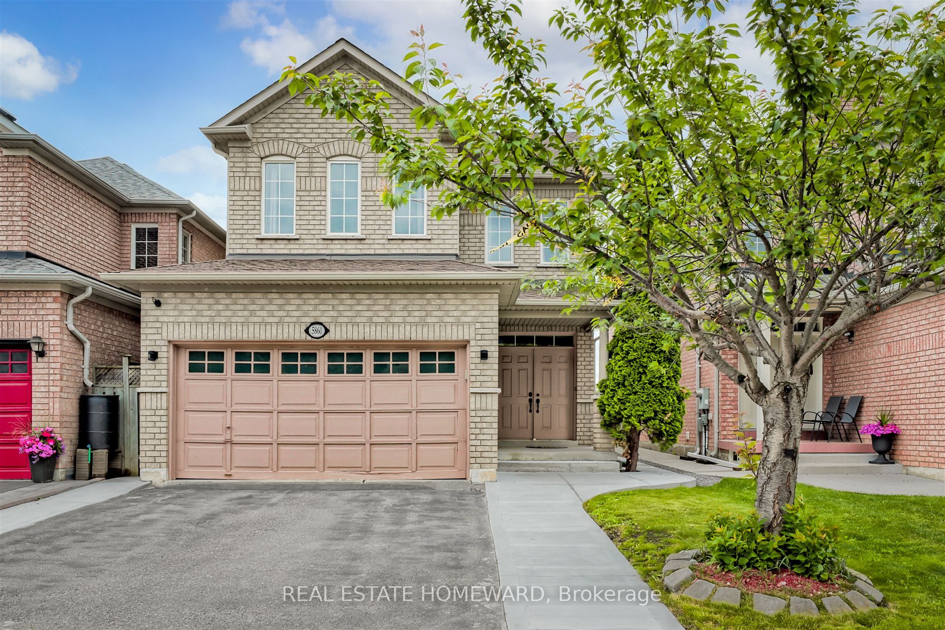 5860 Terrapark Trail, Mississauga, ON L5M 6S1 photo 2