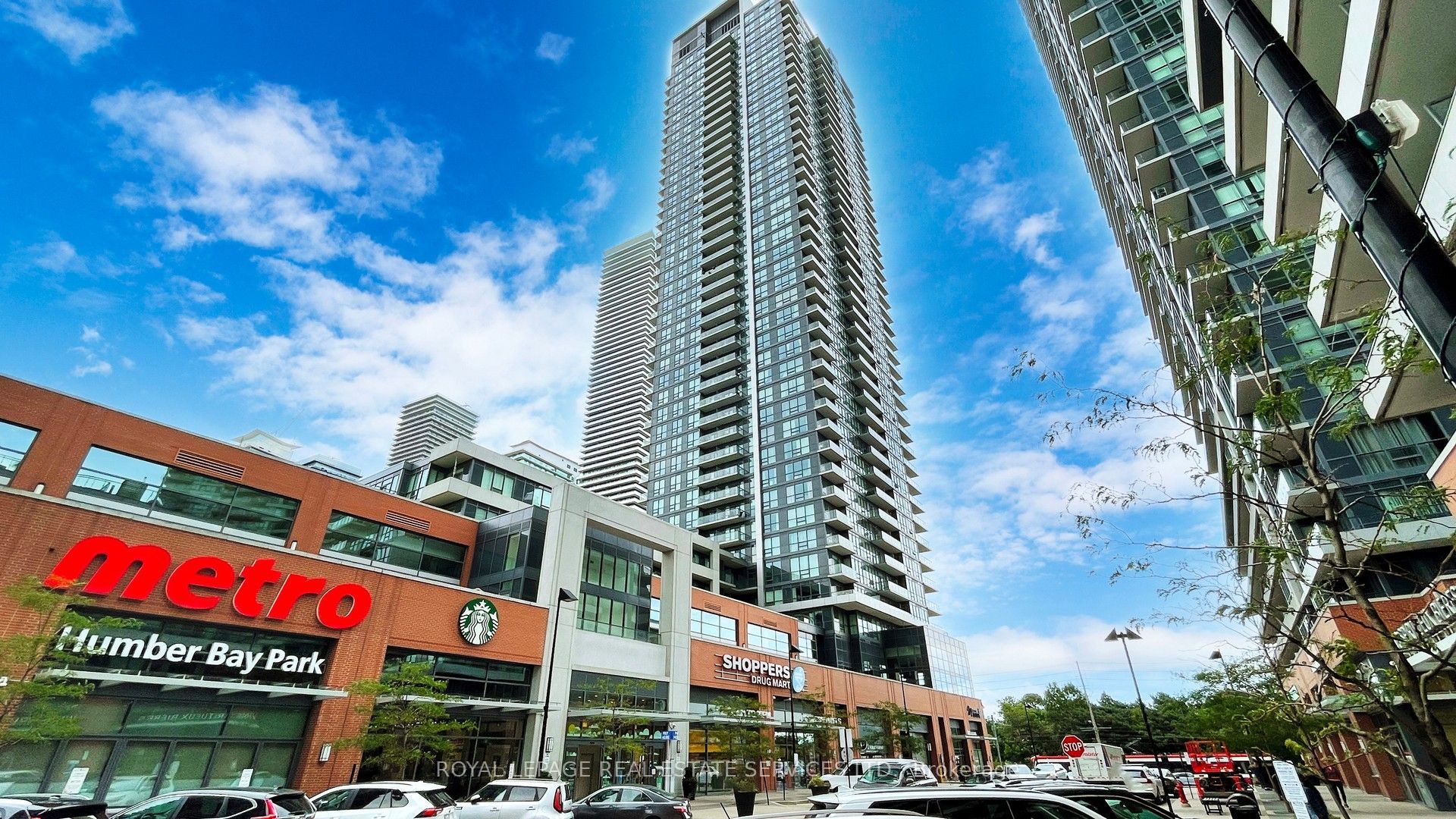 2200 Lakeshore Boulevard W 3310, Toronto, ON M8V 1A4