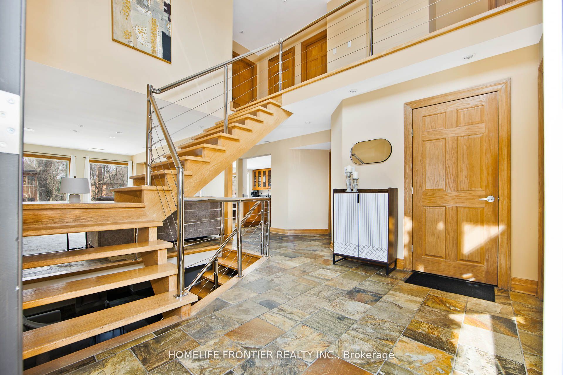 6124 Hardesty Crescent, Mississauga, ON L5V 1B4 photo 3