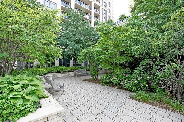 2 Eva Road 2527, Toronto, ON M9C 0A9 photo 2