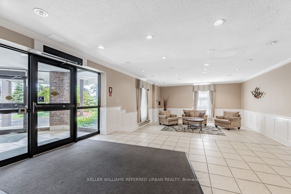 3025 Queen Frederica Drive 1007, Mississauga, ON L4Y 3A1 photo 4