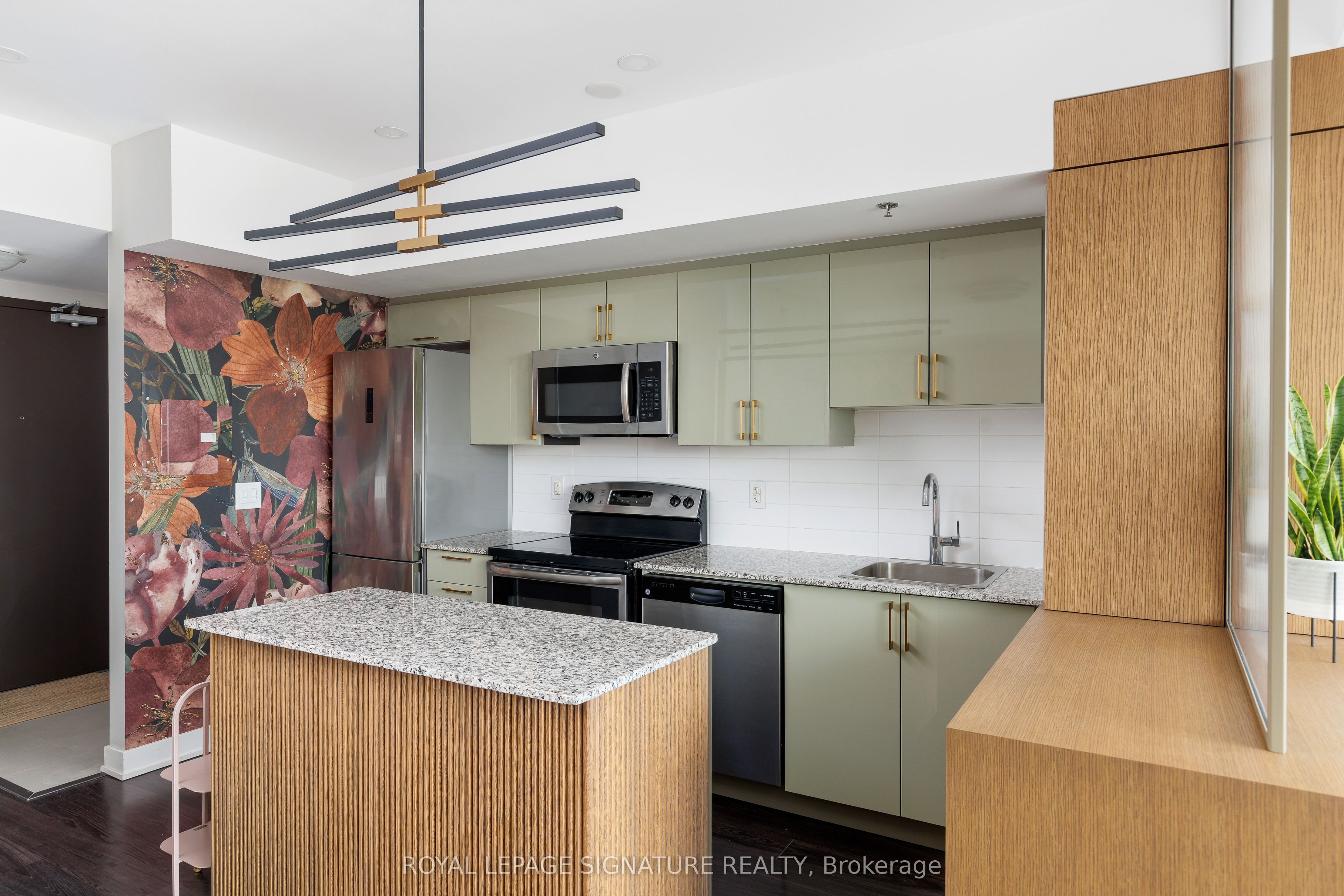 11 Superior Avenue 908, Toronto, ON M8V 0A7 photo 3