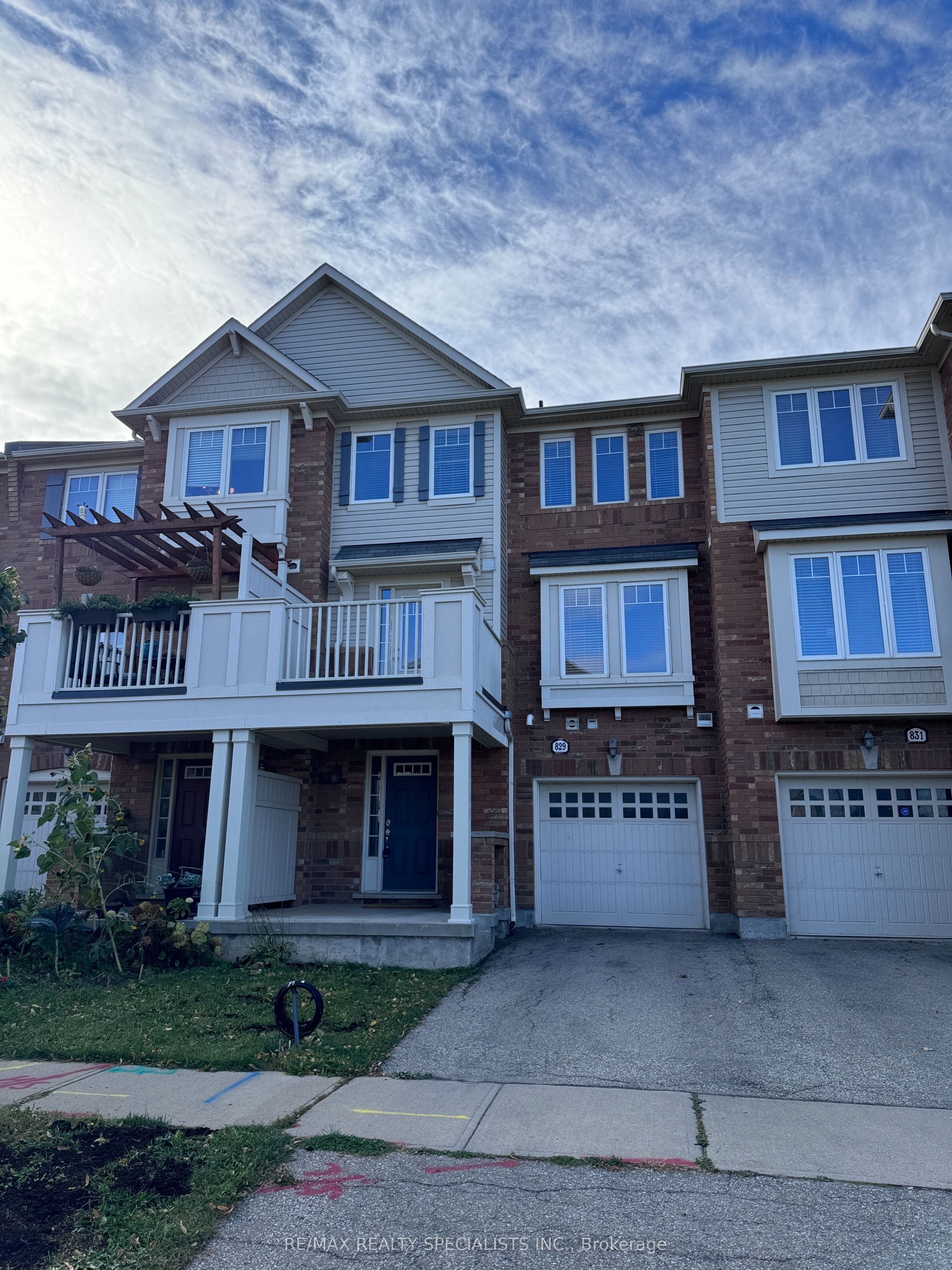829 Fowles Court, Milton, ON L9T 0Z6 photo 2