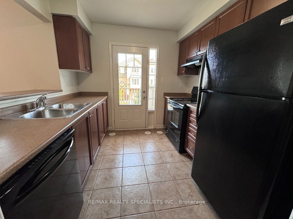 829 Fowles Court, Milton, ON L9T 0Z6 photo 5