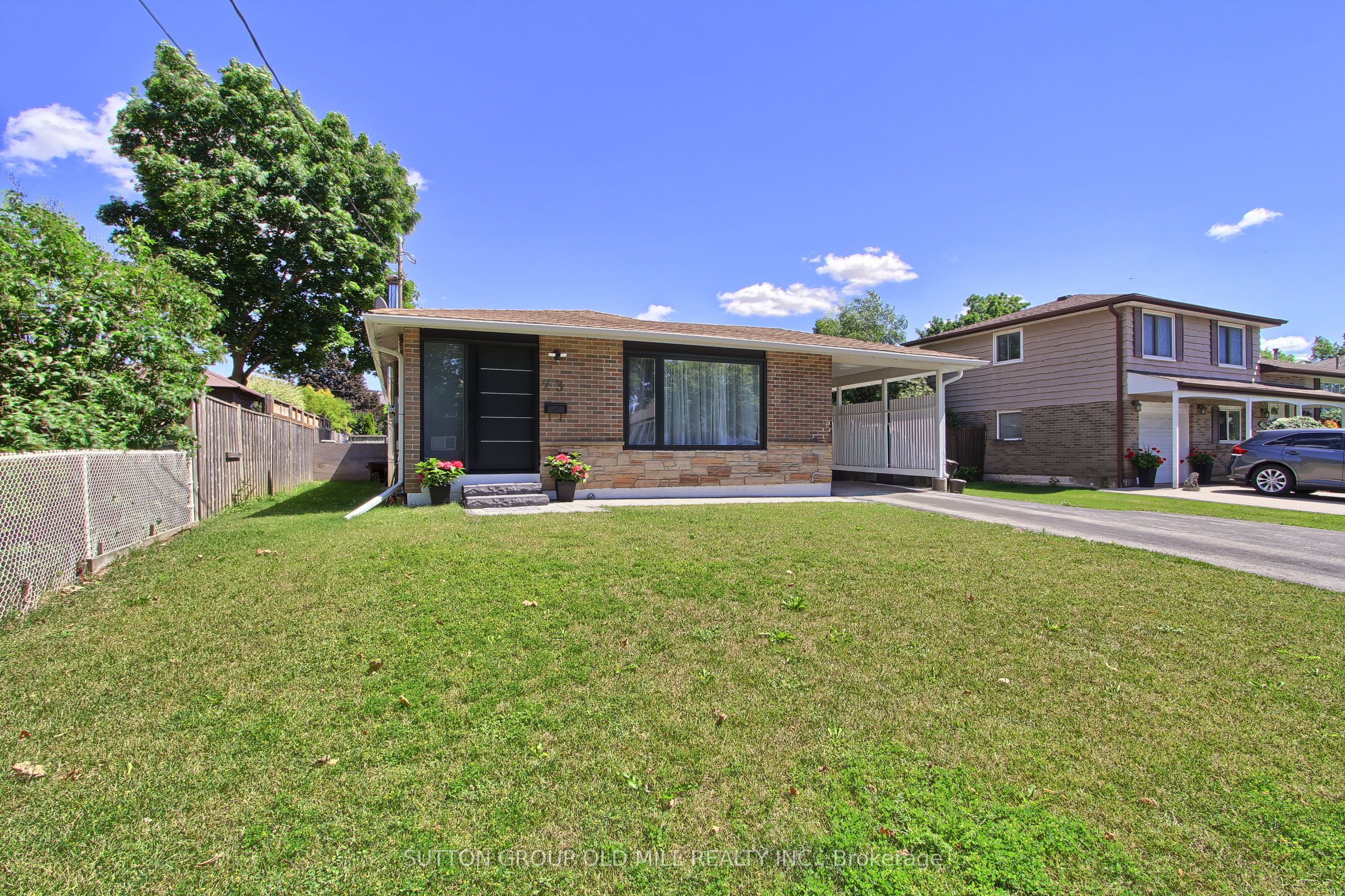 23 Moore Park Crescent, Halton Hills, ON L7G 2T3 photo 2