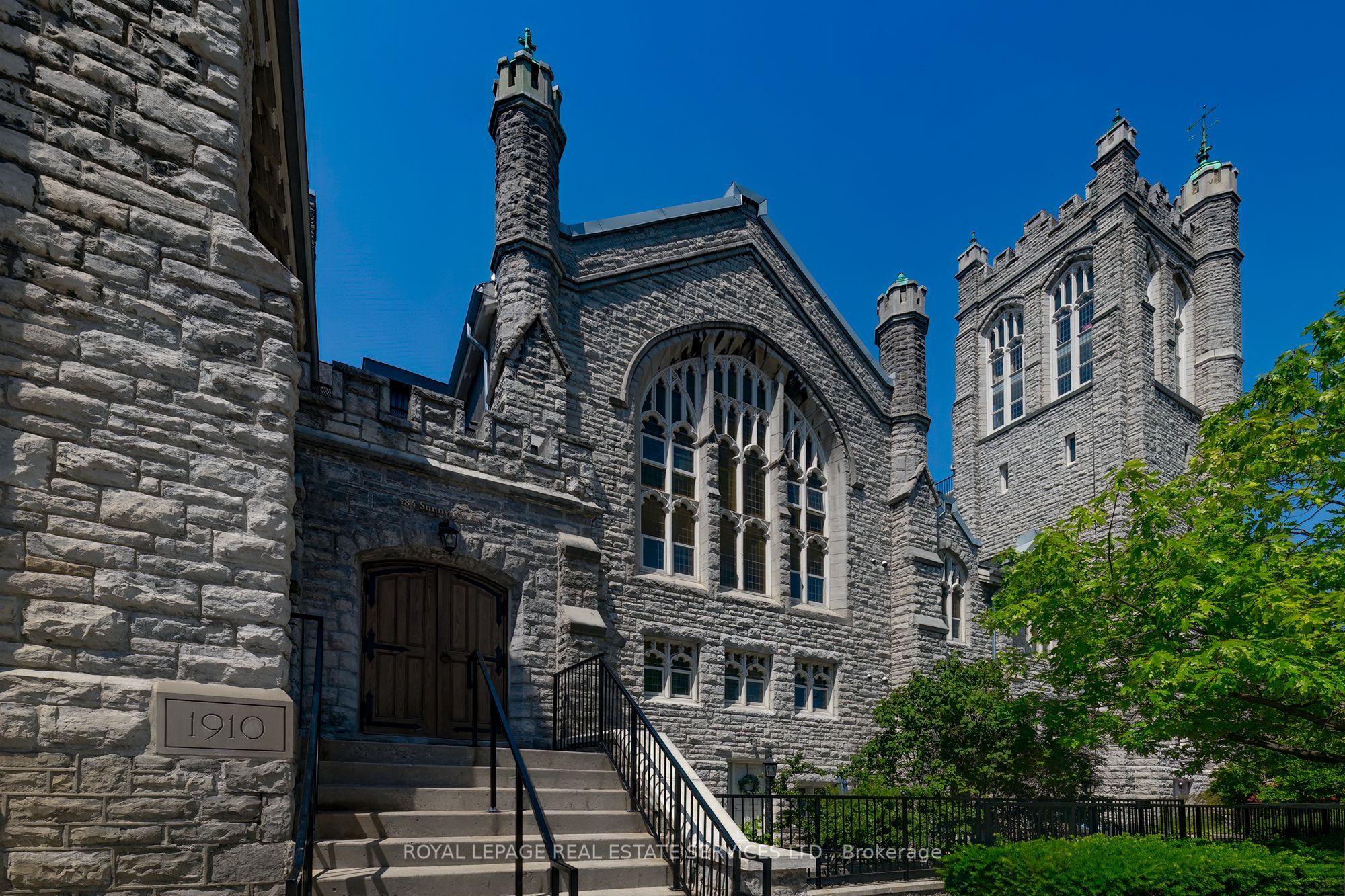 384 Sunnyside Avenue 308, Toronto, ON M6R 2S1