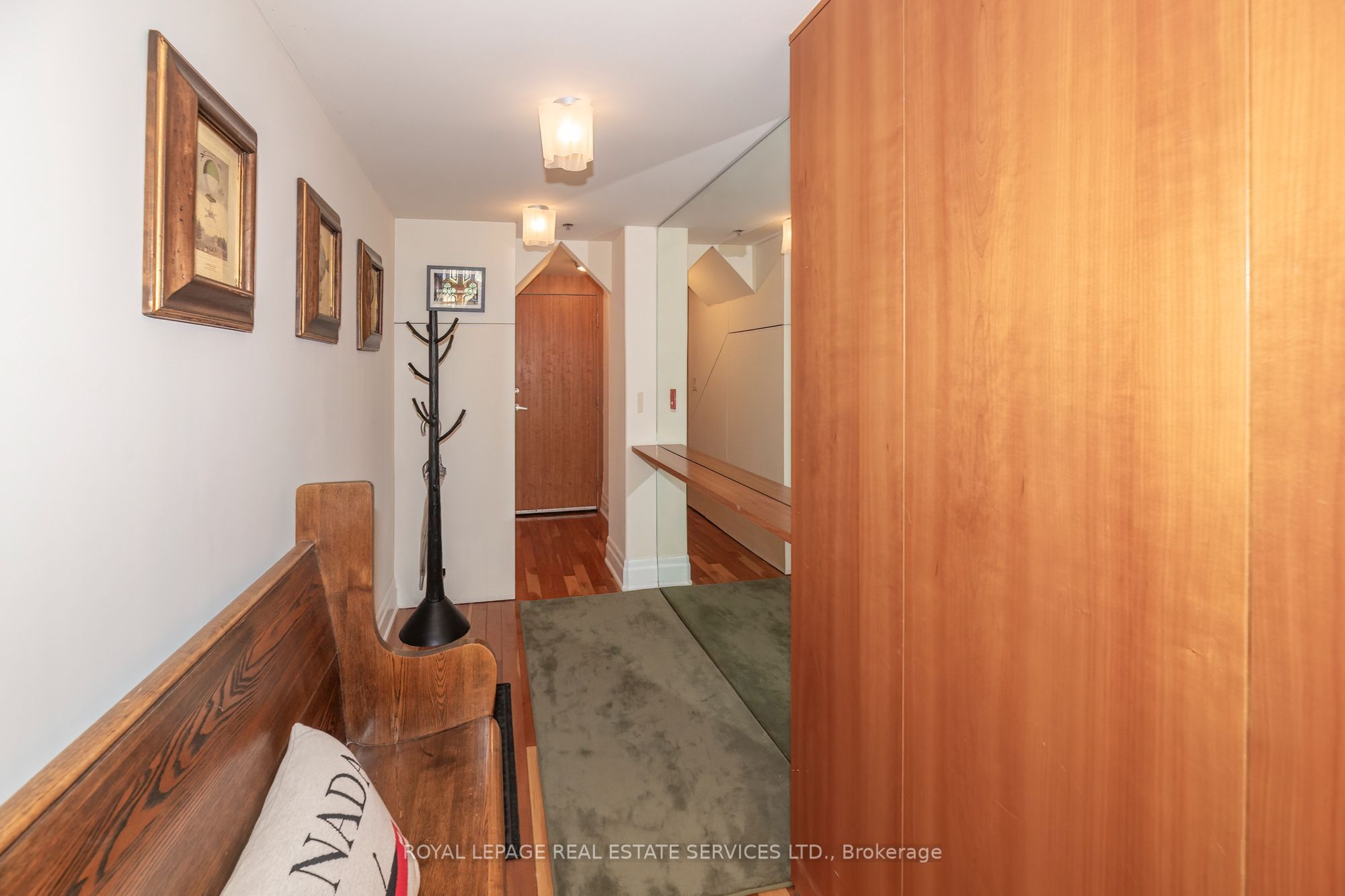 384 Sunnyside Avenue 308, Toronto, ON M6R 2S1 photo 3