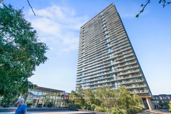 105 The Queensway Avenue 504, Toronto, ON M6S 5B5