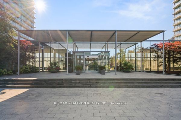 105 The Queensway Avenue 504, Toronto, ON M6S 5B5 photo 3