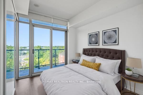 105 The Queensway Avenue 504, Toronto, ON M6S 5B5 photo 5