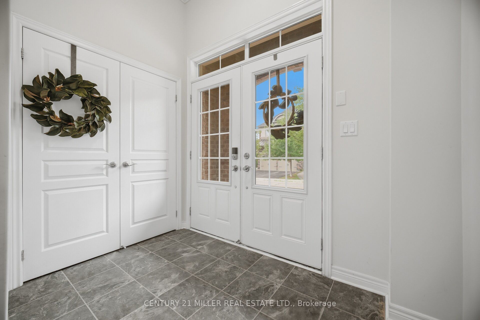 2455 Village Common, Oakville, ON L6M 0S2 photo 4