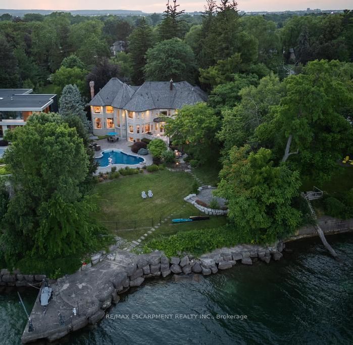 4038 Lakeshore Road, Burlington, ON L7L 1A1