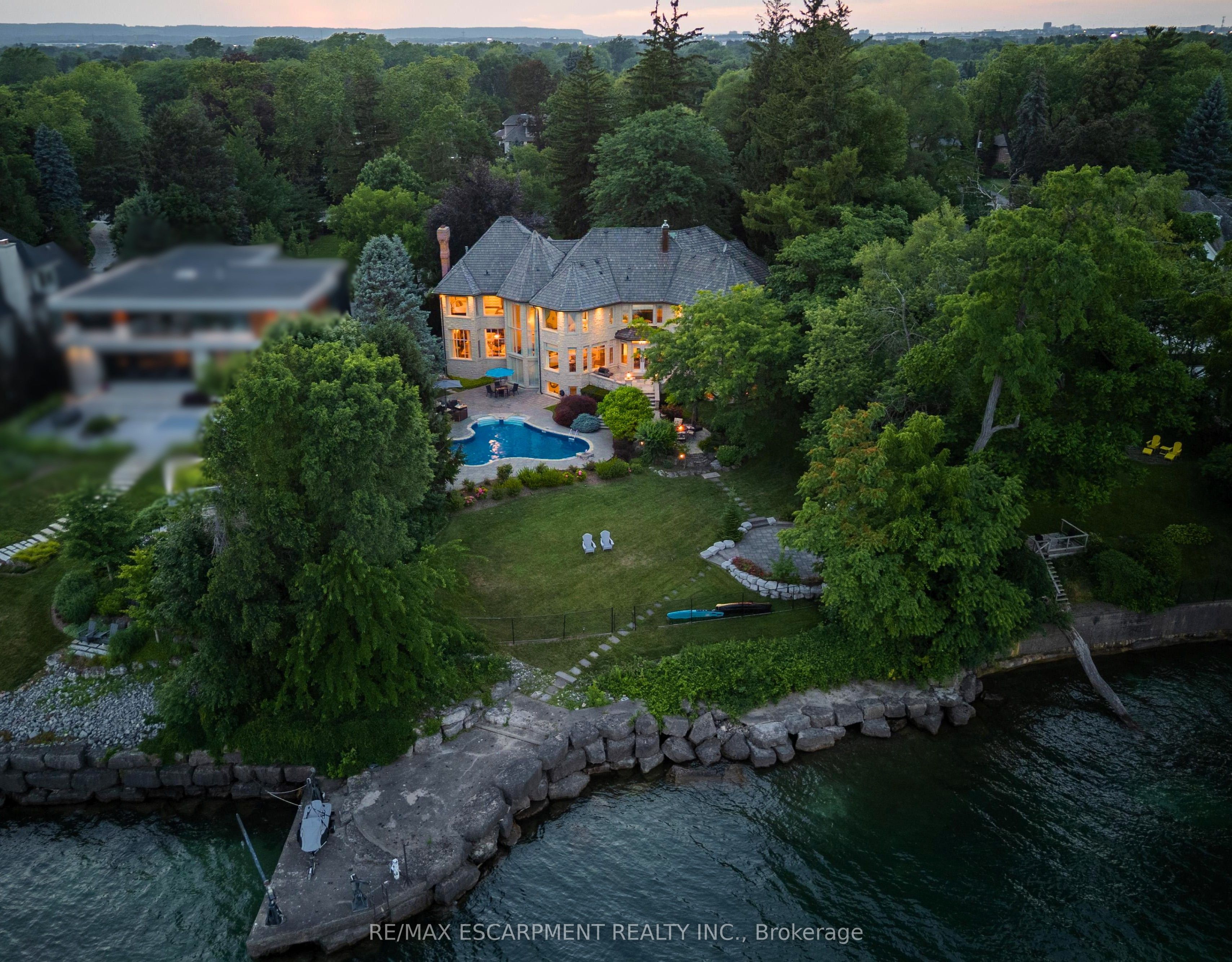 4038 Lakeshore Road, Burlington, ON L7L 1A1 photo 4