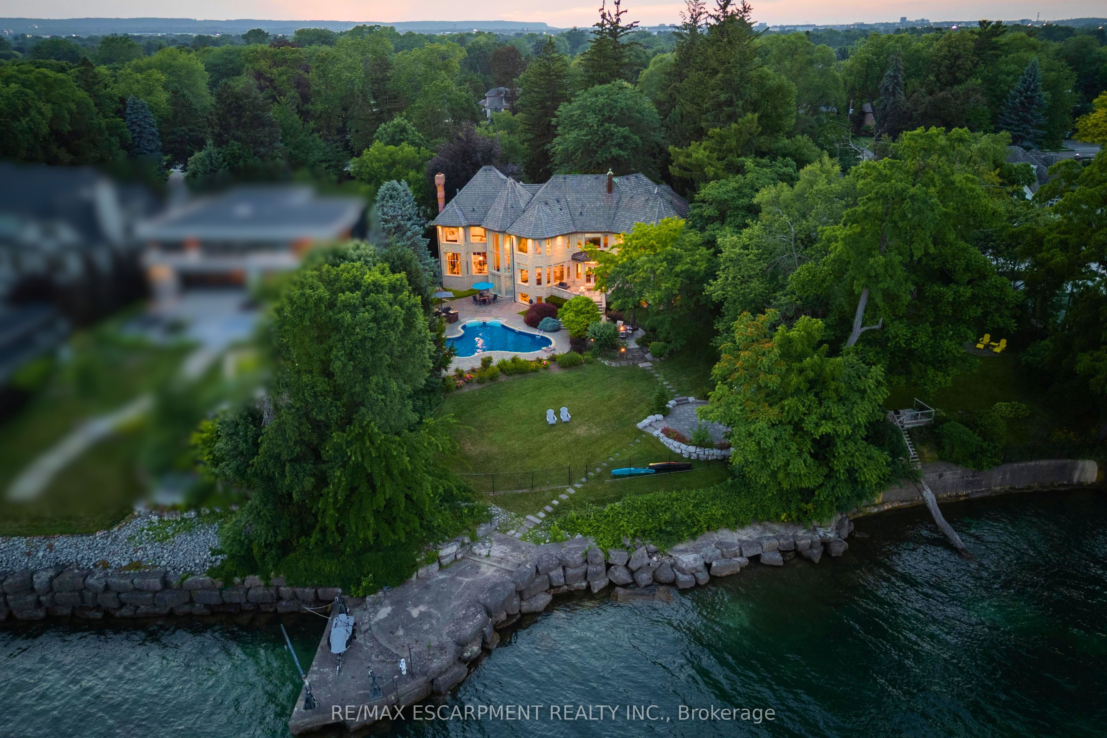4038 Lakeshore Road, Burlington, ON L7L 1A1 photo 5