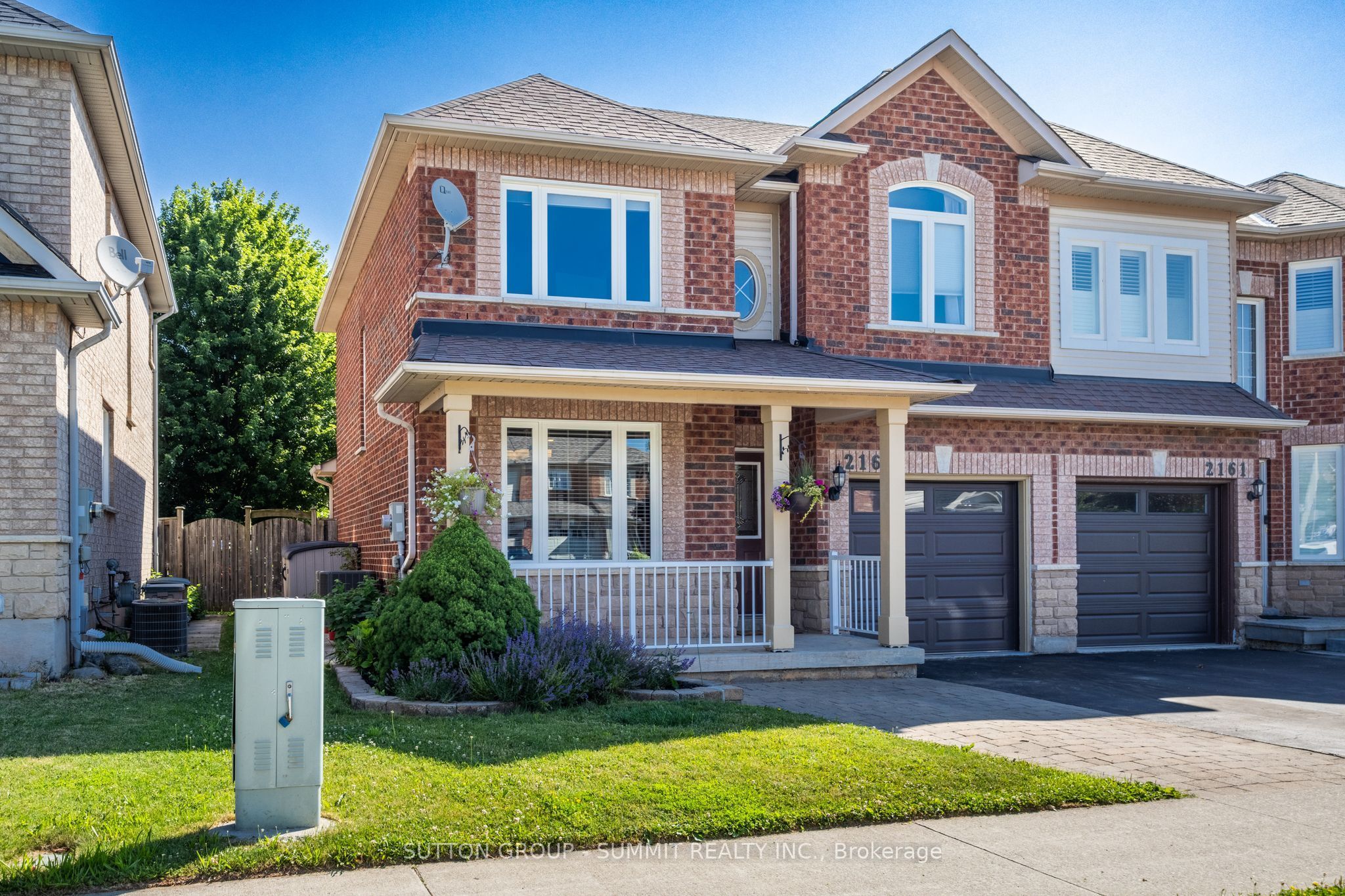 2163 SUTTON Drive, Burlington, ON L7L 7K5 photo 2