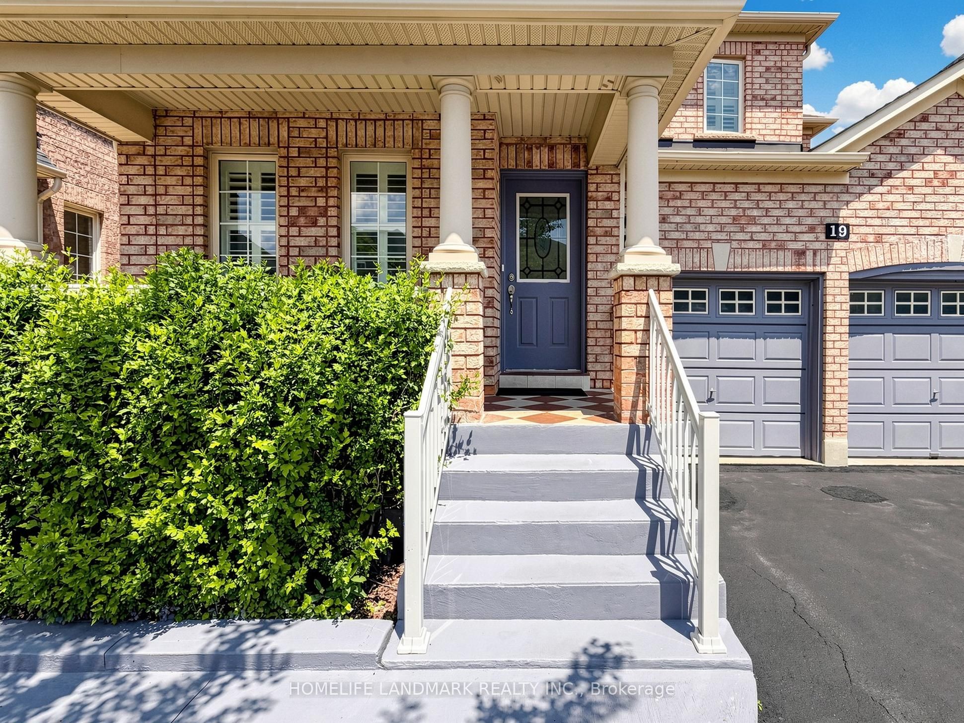 19 Citronella Lane, Brampton, ON L6R 3E8 photo 4