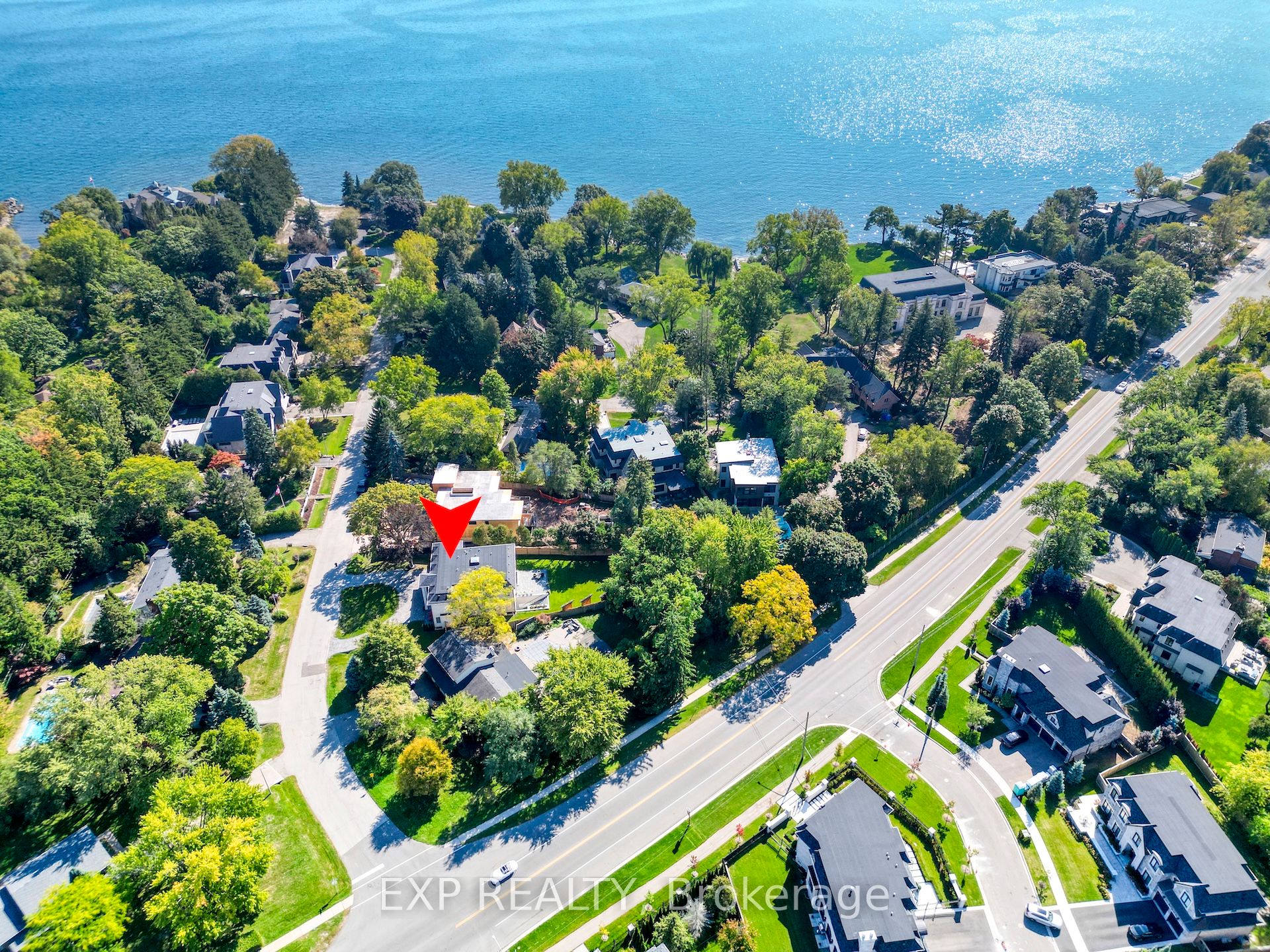 150 WOLFDALE Avenue, Oakville, ON L6L 4S1 photo 2